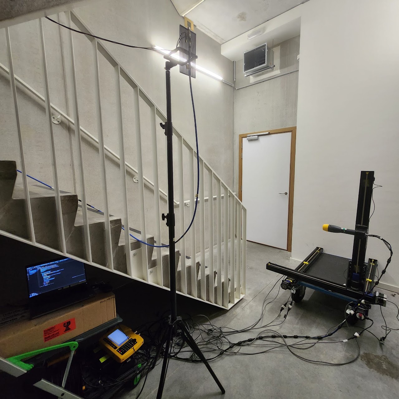 Robotic electromagnetic field measurement setup